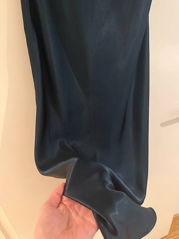 Kleider: ZARA SLIP DRESS  SIZE M! – Gebraucht aus Wallisellen von Marij1986 1