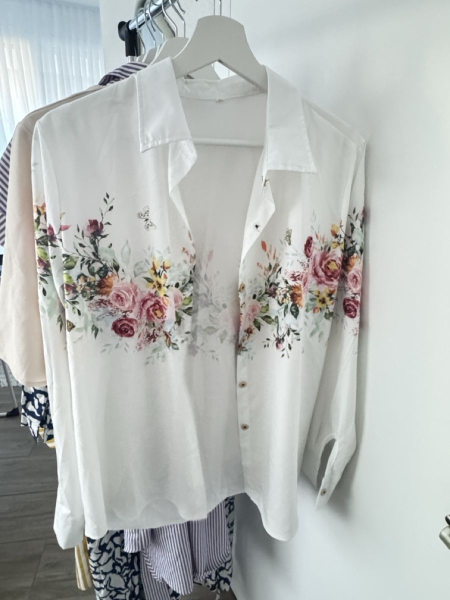 Blusen: Blumenhemd Grösse L/XL – Gebraucht aus Sins von sum_lv6d 2