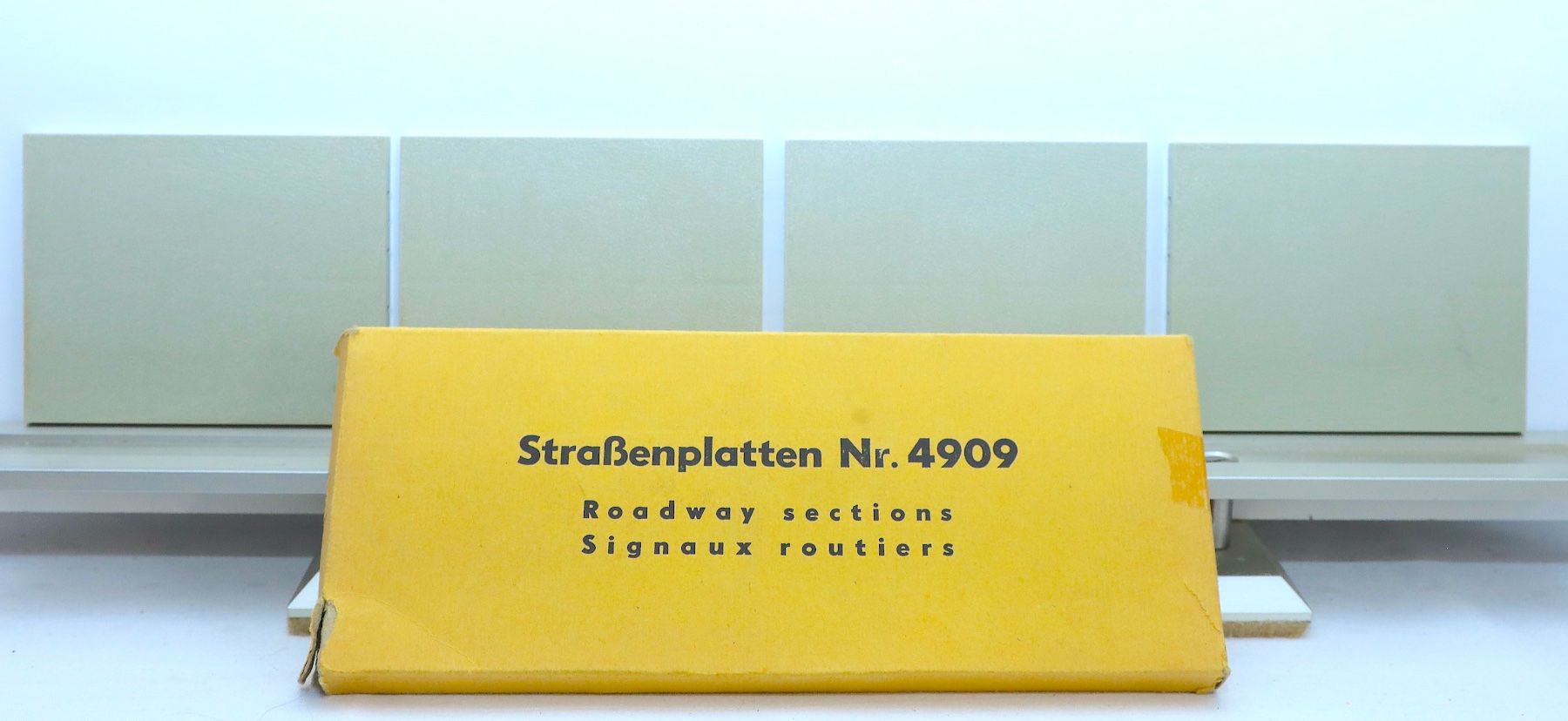 Faller Piste: Faller N°4909 Strassenplatten 4 Stück – Nuovo e nell'imballaggio originale da Ipsach venduto da locky55 1