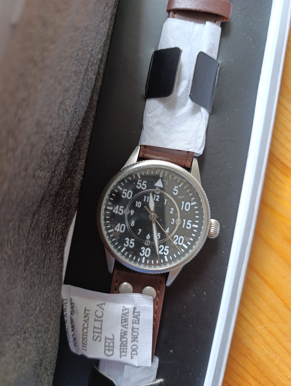 Orologi: 6 Montres Pilot Watch Collection – Nuovo e nell'imballaggio originale da Prangins venduto da Timband 5