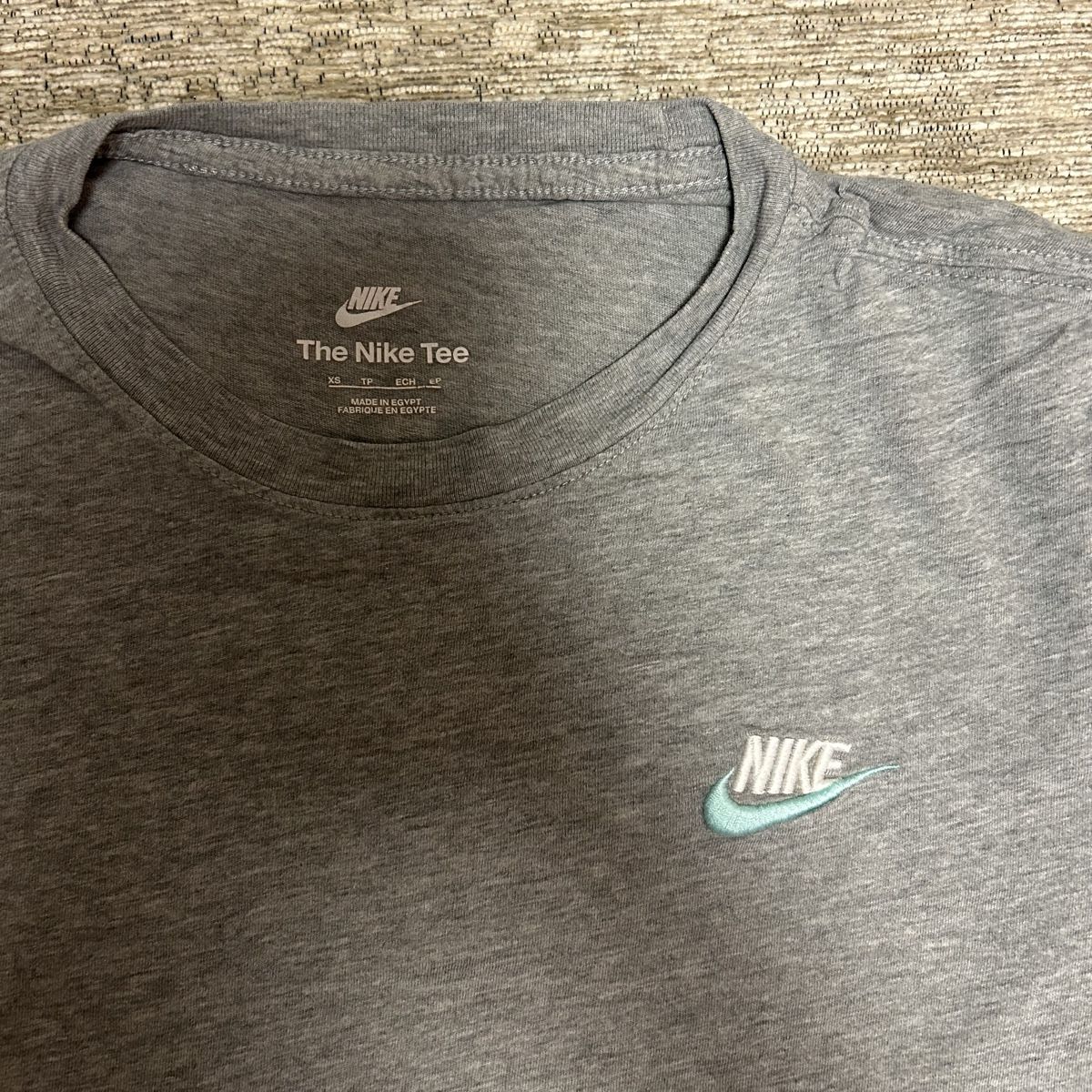 Nike T-Shirts: T-shirt Nike gris, taille S – Neu (gemäss Beschreibung) aus St-George von elena27 2