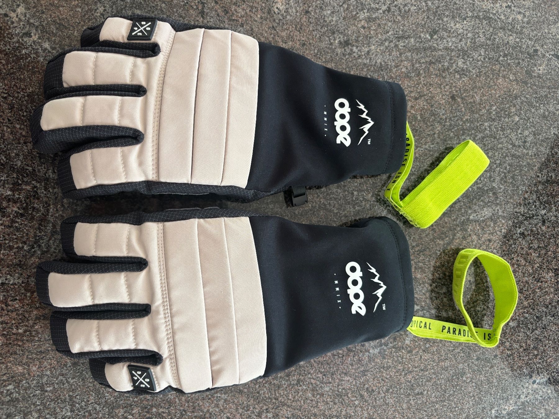 Dope Gants & mitaines : Dope Skihandschuhe Gr.M – D'occasion à Hasliberg-Hohfluh par Adbu13