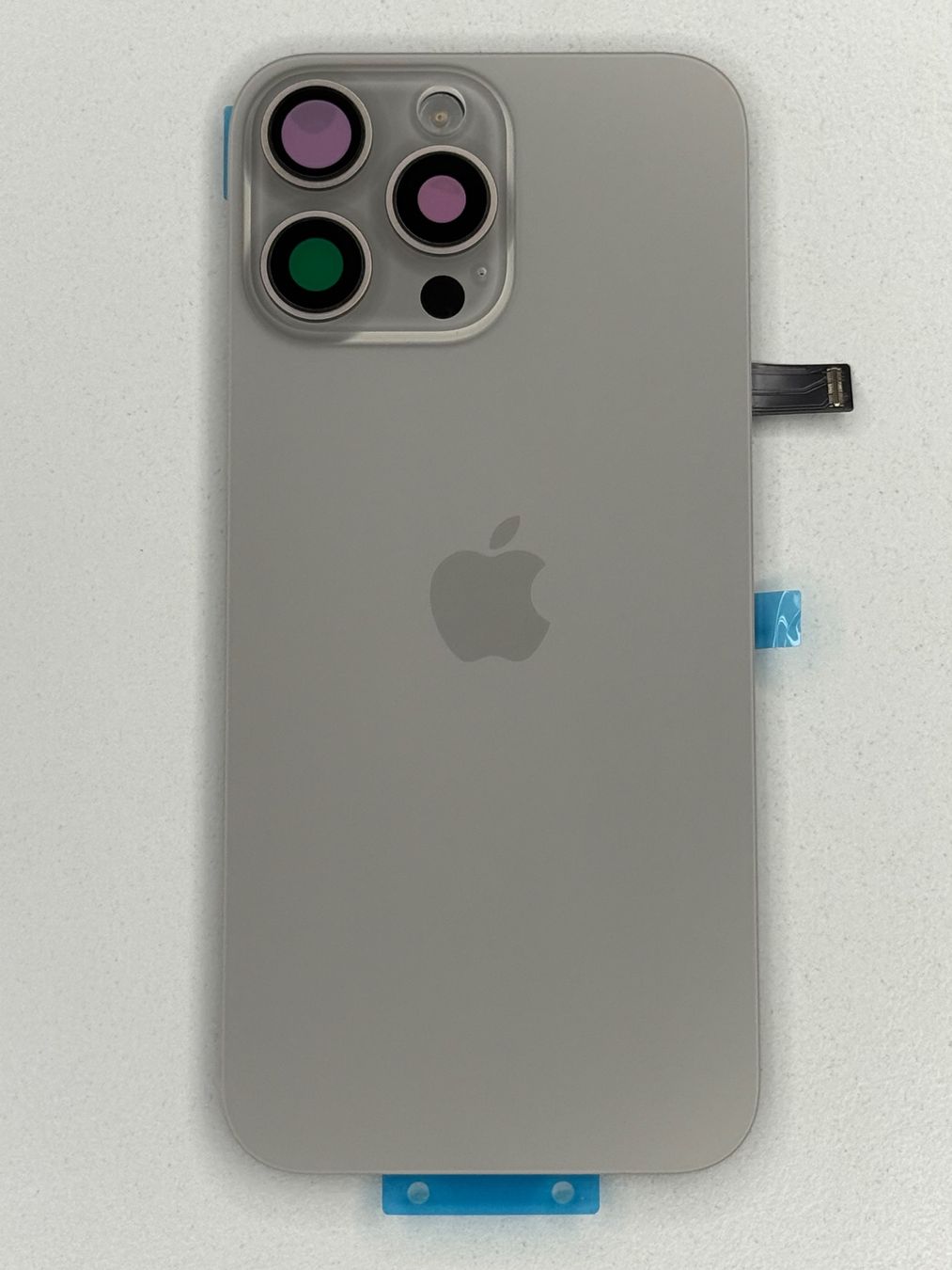 Apple Telefoni cellulari / Smartphones: Vitre Arrière pour iPhone 16 Pro Max avec NFC | Flash – Nuovo e nell'imballaggio originale da Zug venduto da ElPhone