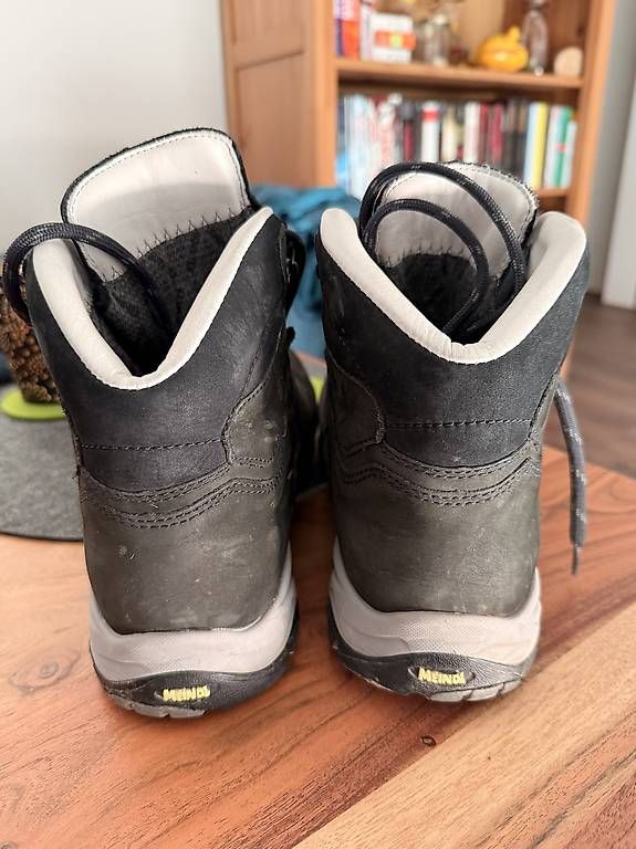 Chaussures hommes: Meindl Herren Wanderschuhe Gr. 9/43 – D'occasion à Diessenhofen par Vivich79 2