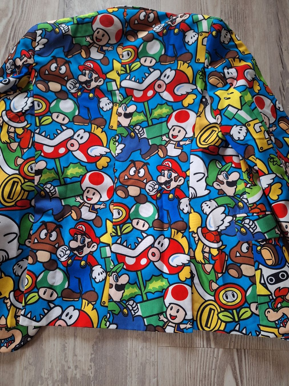 Oppo Completi: Super Mario Anzug Kinder Gr 146 / 152 – Usato da Romanshorn venduto da Msdiamond17 7