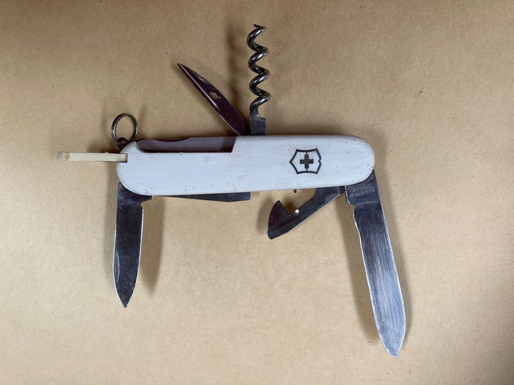 Victorinox Taschenmesser: Militärmesser - Victorinox – Gebraucht aus zürich von papalapa