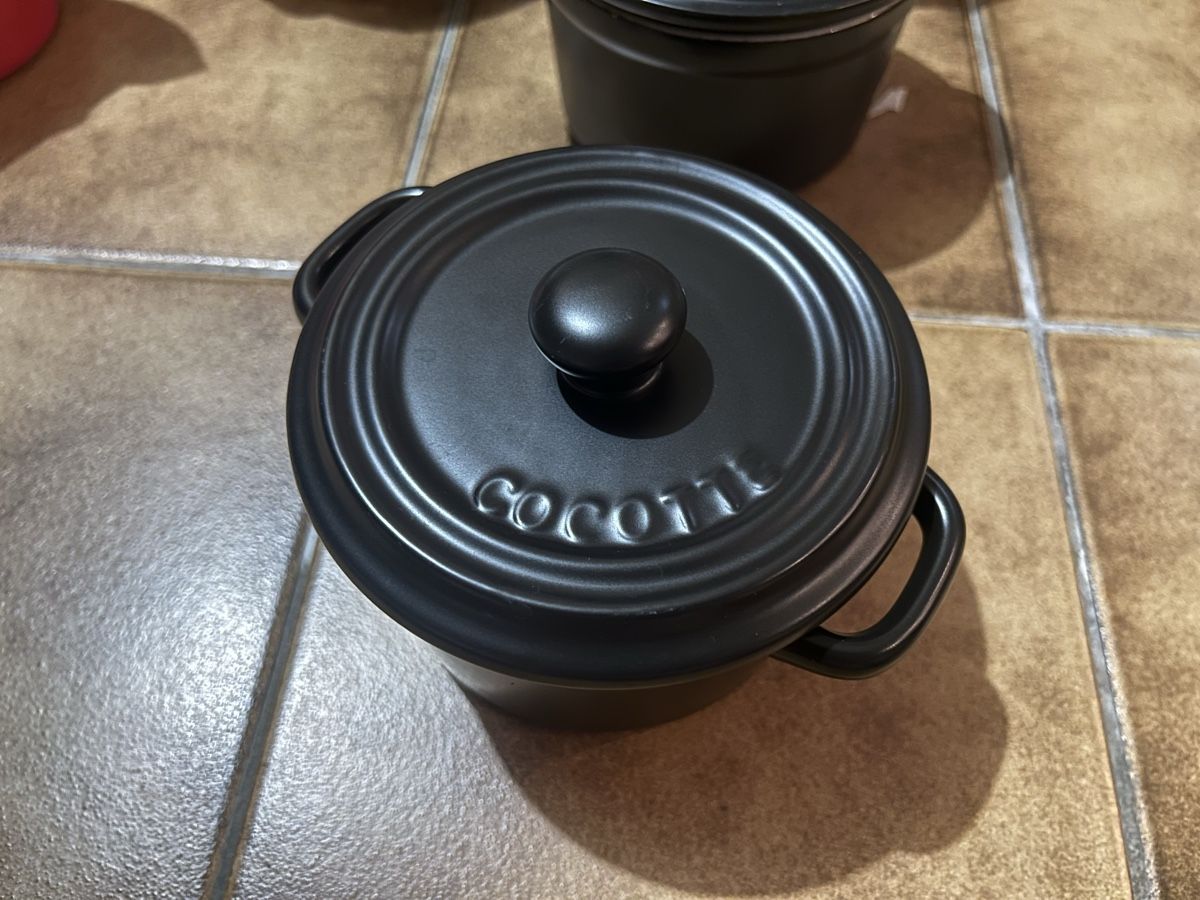Set di piatti: Set de 6 mini-cocottes noires de service neuves – Nuovo e nell'imballaggio originale da Bellevue venduto da mz_GVA 2