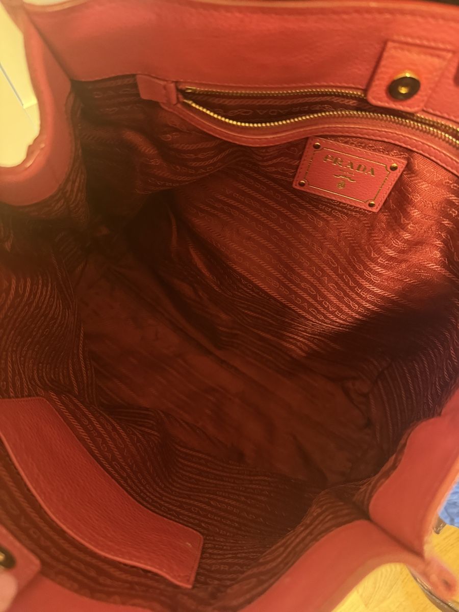 Prada Taschen für Damen: Prada Ledertasche Fucsia Gross ORIGINAL – Gebraucht aus Basel von kal_l6ms 1