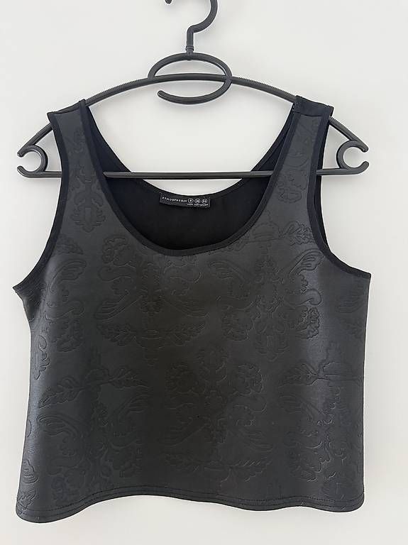 Top: Cropped top, S – Nuovo (secondo la descrizione) da Bern venduto da Martina_Lisa