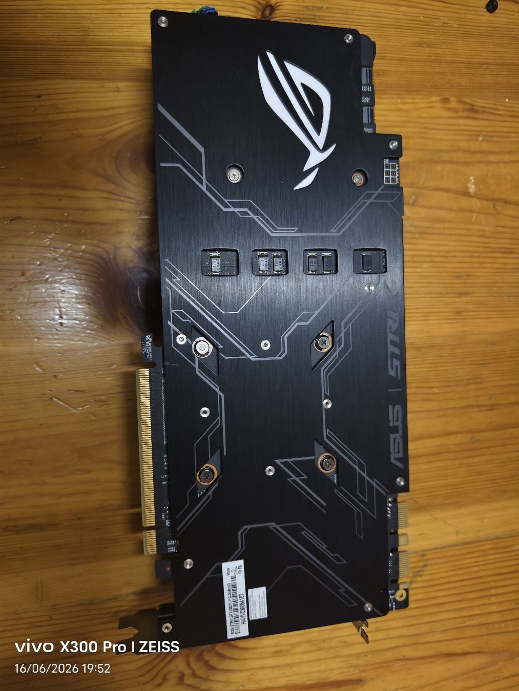 Asus Schede grafiche: Asus GTX 1080 Ti – Usato da St-Martin FR venduto da MaxHsr 1