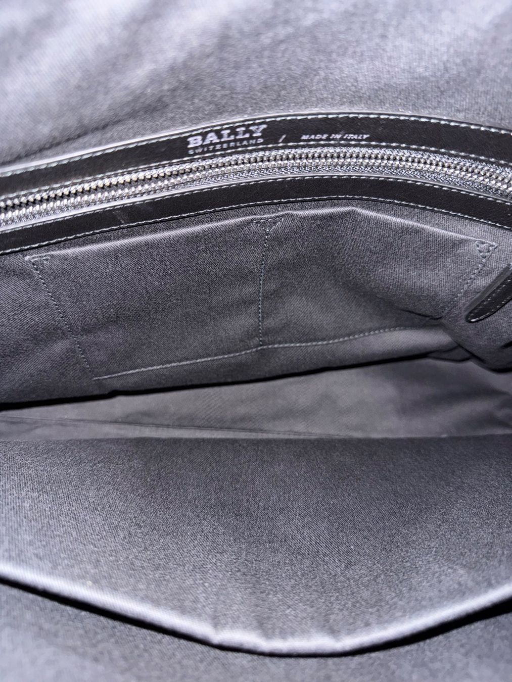 Bally Taschen für Damen: Sac à main Bally en cuire de veau – Neu (gemäss Beschreibung) aus Genève von Igoreuf 2