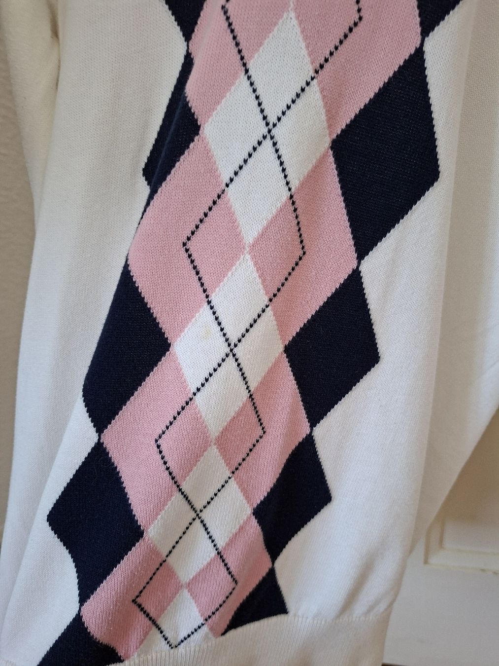 Tommy Hilfiger Pullover & Sweatshirts: Pull Tommy Hilfiger motif losanges rose/marine taille S – Gebraucht aus Renens VD von ser_j2fn 1
