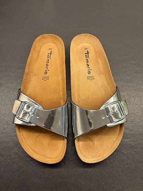 Tamaris Chaussures femmes: Tamaris Pantolette flach Größe 39 – D'occasion à Thürnen par Yaroc