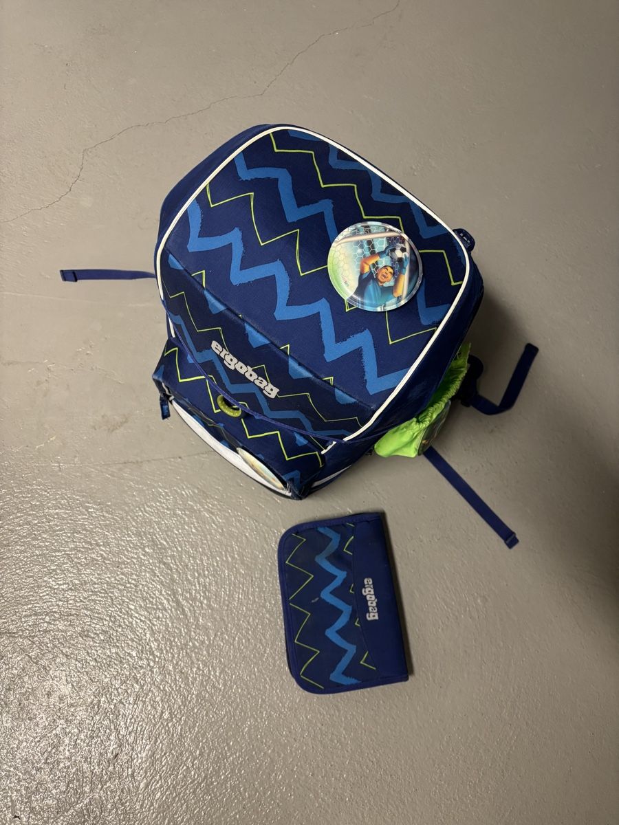 Sacs & sacs à dos: Schulranzen Ergobag mit Etui gebraucht – D'occasion à Grosswangen par esruk