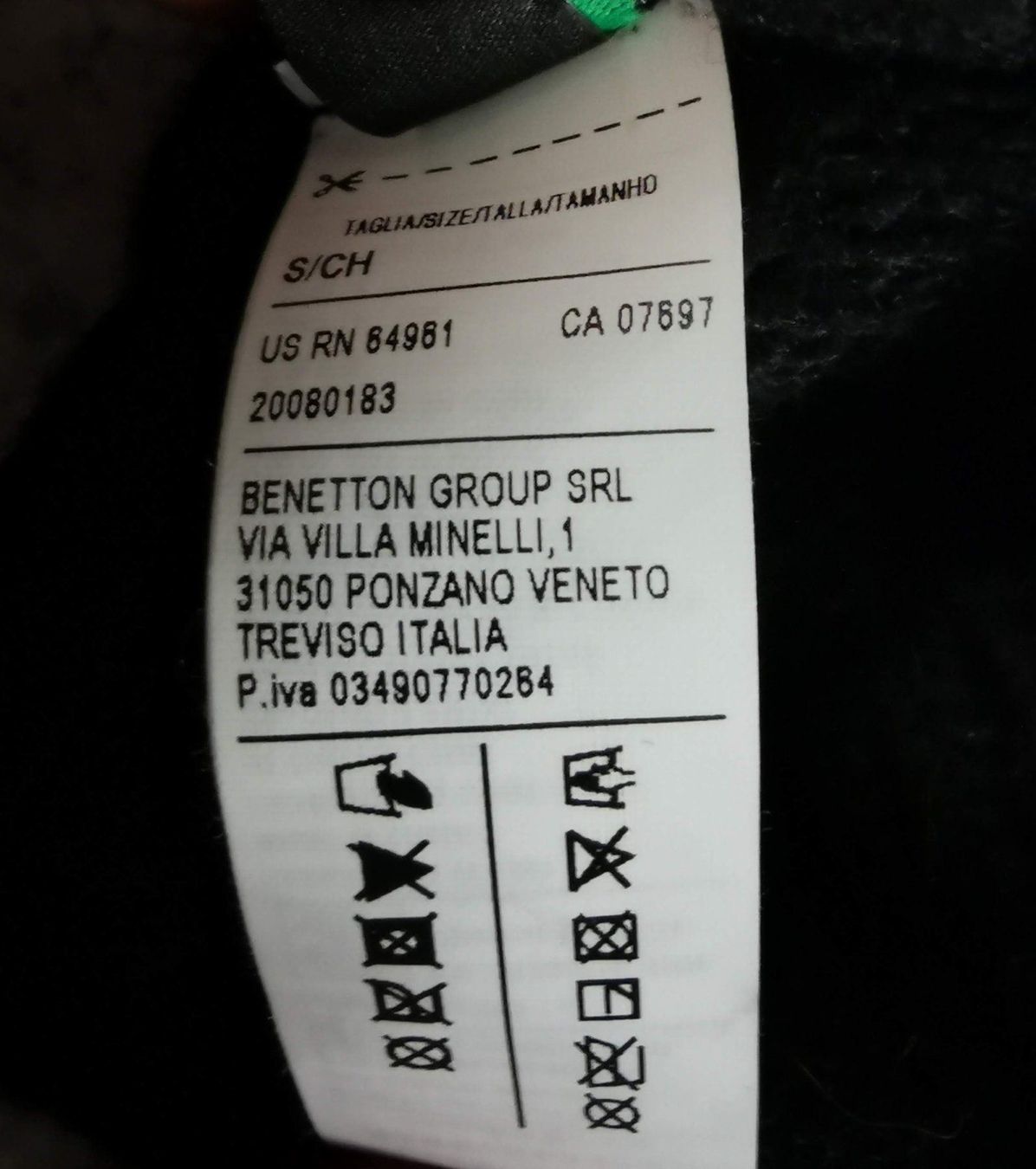 Benetton Altro in  Abbigliamento & Accessori: Benetton Kappe mit Kunstdiamanten – Usato da Spiegel b. Bern venduto da JeromeG9 5