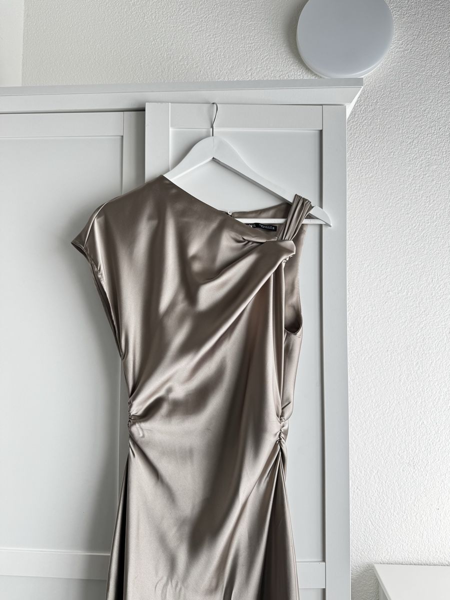 Zara Vestiti: Zara Maxi Kleid Offshoulder M – Usato da Winterthur venduto da vic_1256 1