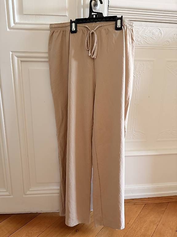 Pantaloni: Pantalon fluide beige H&M  taille M – Usato da Lausanne venduto da ama_6fzt