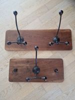 Vintage Garderoben aus Holz mit Metallhaken, 2 Stück