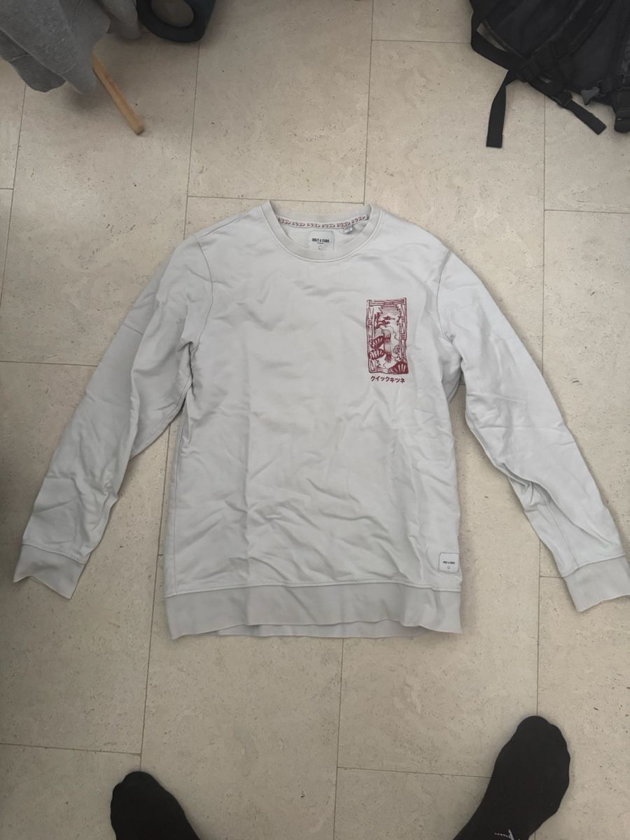 Pullover & Sweatshirts: Weisses  Sweatshirt mit Print Grösse L – Gebraucht aus Kriens von M0nk3ZPlayZ