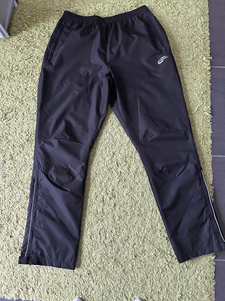 Pantaloni: Neuwertige Regenhose ProTouch Grösse 44 – Usato da Brunnen venduto da 23068