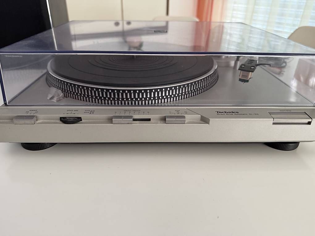 Tourne-disques: Plattenspieler Technics mit 2 Boxen Technics – D'occasion à Wittenbach par Aprilia05 2