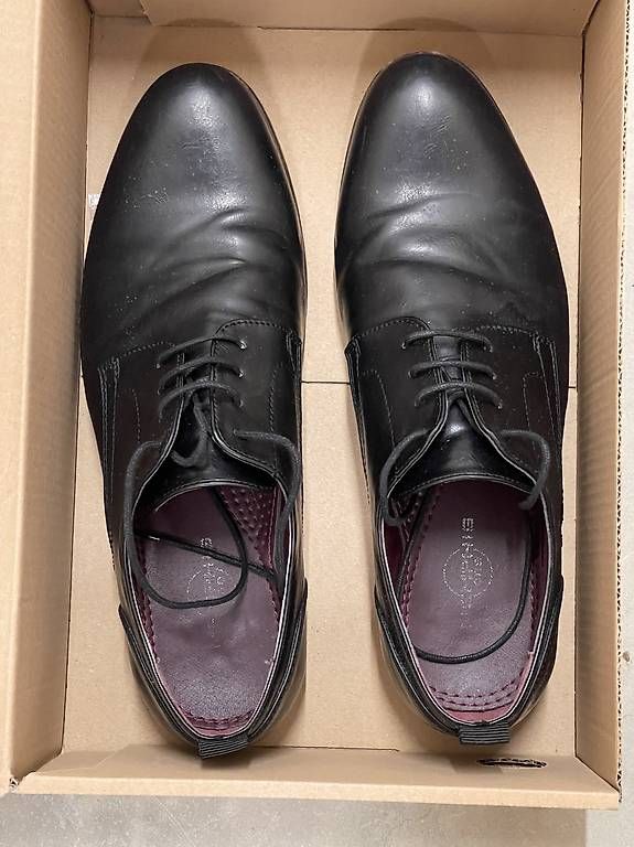 Scarpe da uomo: Schwarze Schuhe  – Usato da Basel venduto da KPRNR