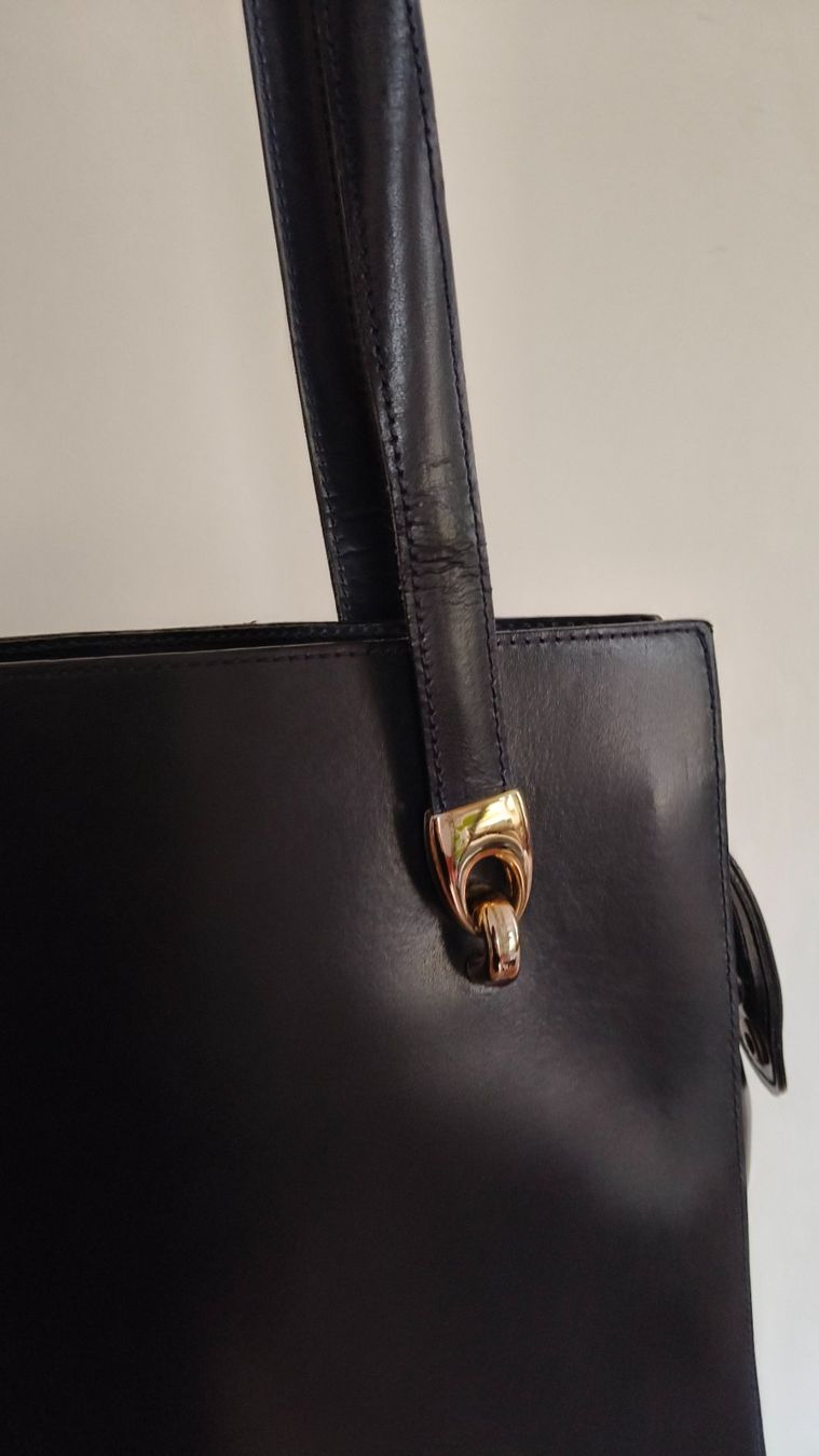 Taschen für Damen: Elegante,  dunkel blaue Tasche – Gebraucht aus Wettingen von pel_lfs8 2