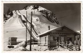 Villars -  Bretaye Funi Talstation mit Schlitten