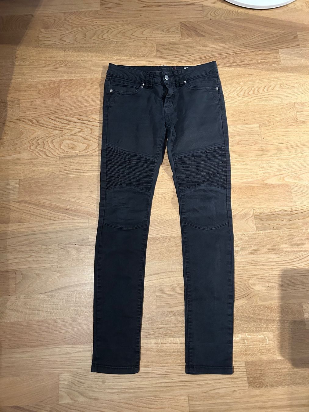 Esprit Pantaloni: Esprit Schwarze Jeans, Slim Fit, Grösse W34 L32 – Usato da Basel venduto da sab_tq66