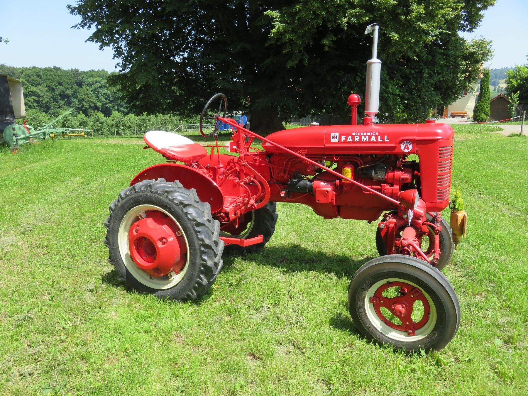 IHC Traktoren: Traktor International Farmall Super A Oldtimer – Gebraucht aus Hörhausen von Kobi114830 4