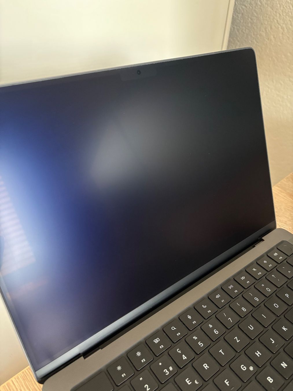 Apple Notebooks: Macbook Pro M5 24gb RAM mit Nano Texture Display – Neu (gemäss Beschreibung) aus Bern von aro_72d9 3