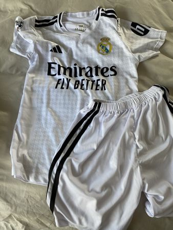 Fussball Shirt und Hose FCM