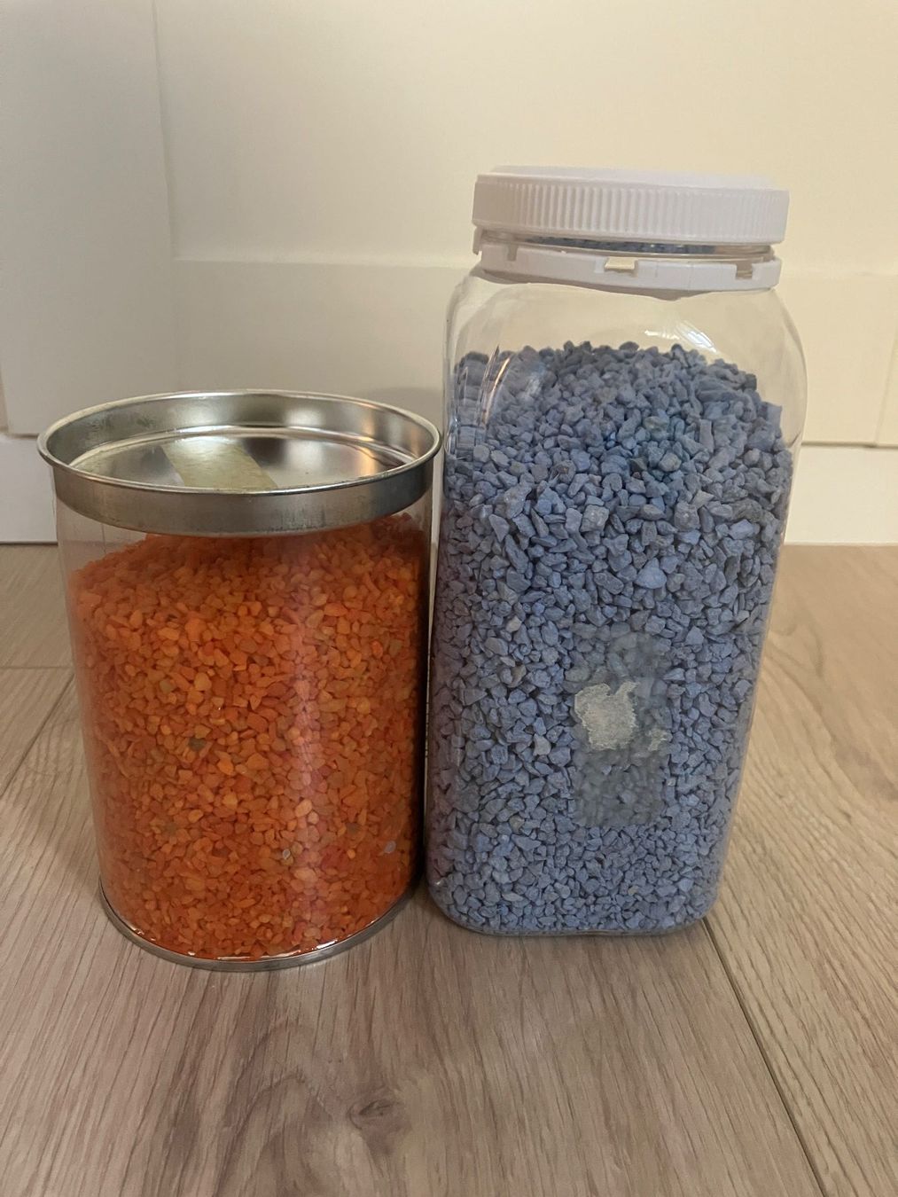 Tutte le decorazioni: Dekogranulat blau, orange – Usato da Ehrendingen venduto da eli_dr72 1
