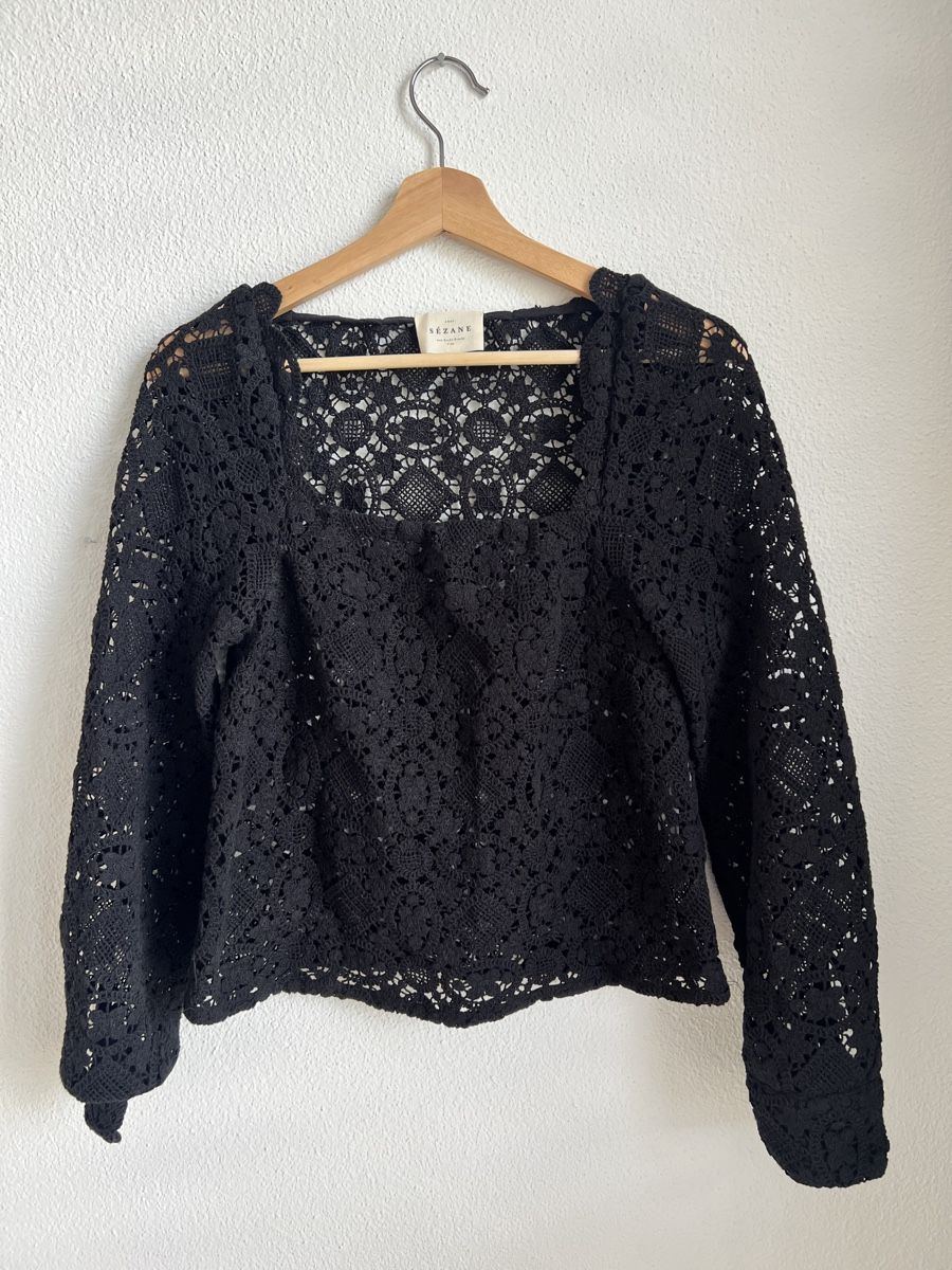 Sezane Camicette: Sezane black embroided blouse- S 36- excellent condition  – Nuovo (secondo la descrizione) da Zug venduto da Marigabrielle