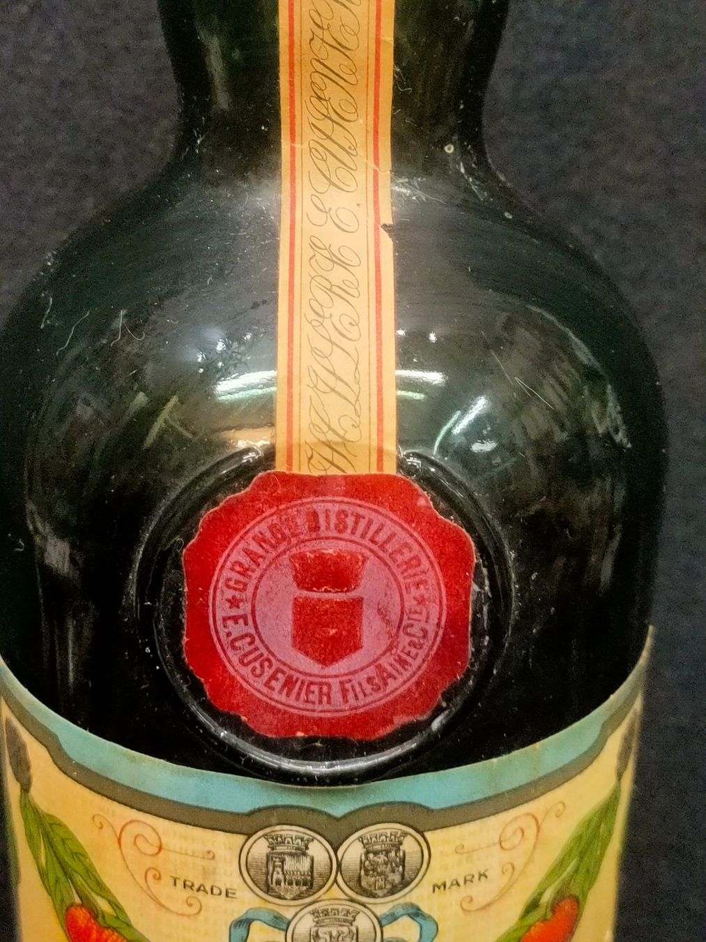 Bevande alcoliche: LE MANDARIN APÉRITIF AUX MANDARINES – Usato da Genève venduto da Leboucheoreilles 2