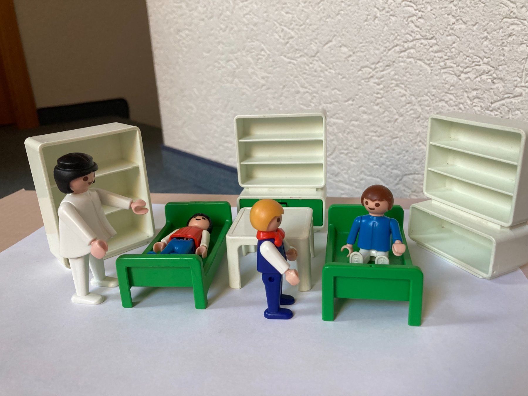 Playmobil Giocattoli: Playmobil: Im Krankenzimmer...... – Usato da Waldkirch venduto da Wasu