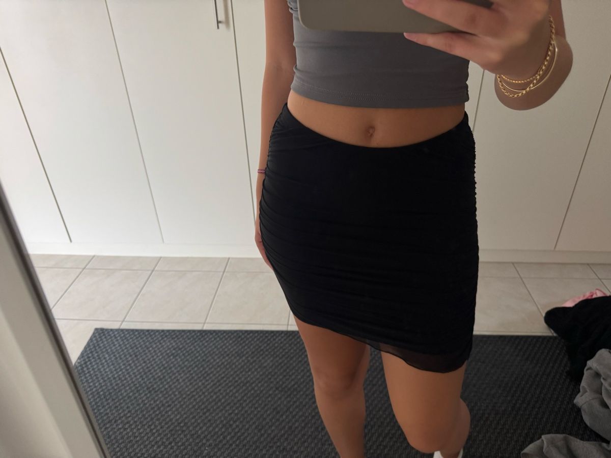 Shein Gonne: Mini-jupe noire SHEIN, taille S, comme neuve! Élégante. – Nuovo (secondo la descrizione) da Bussigny venduto da Z.seller