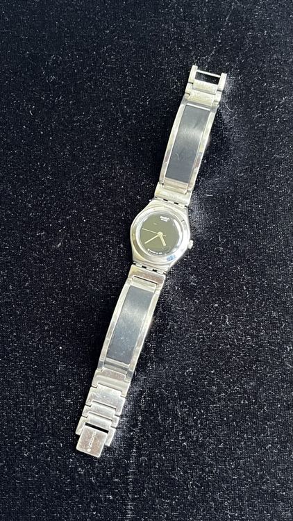 Swatch Montres: Swatch Damenuhr Irony, schwarzes Zifferblatt – D'occasion à Grenchen par chththl 1