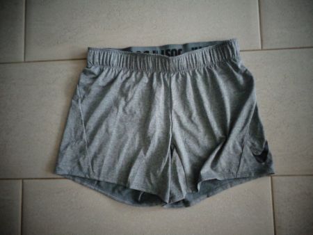 NIKE SPORT SHORTS GR.S *NEU*