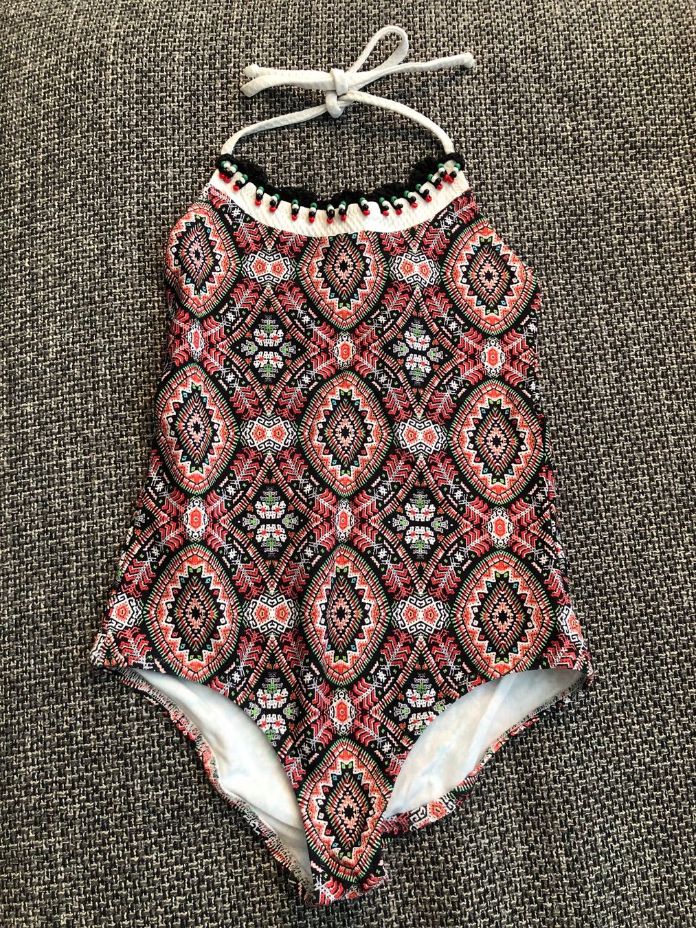 Costumi da bagno & Bikini: Badekleid mit Perlen, Gr. 122 – Nuovo (secondo la descrizione) da Langnau am Albis venduto da snla_scc9