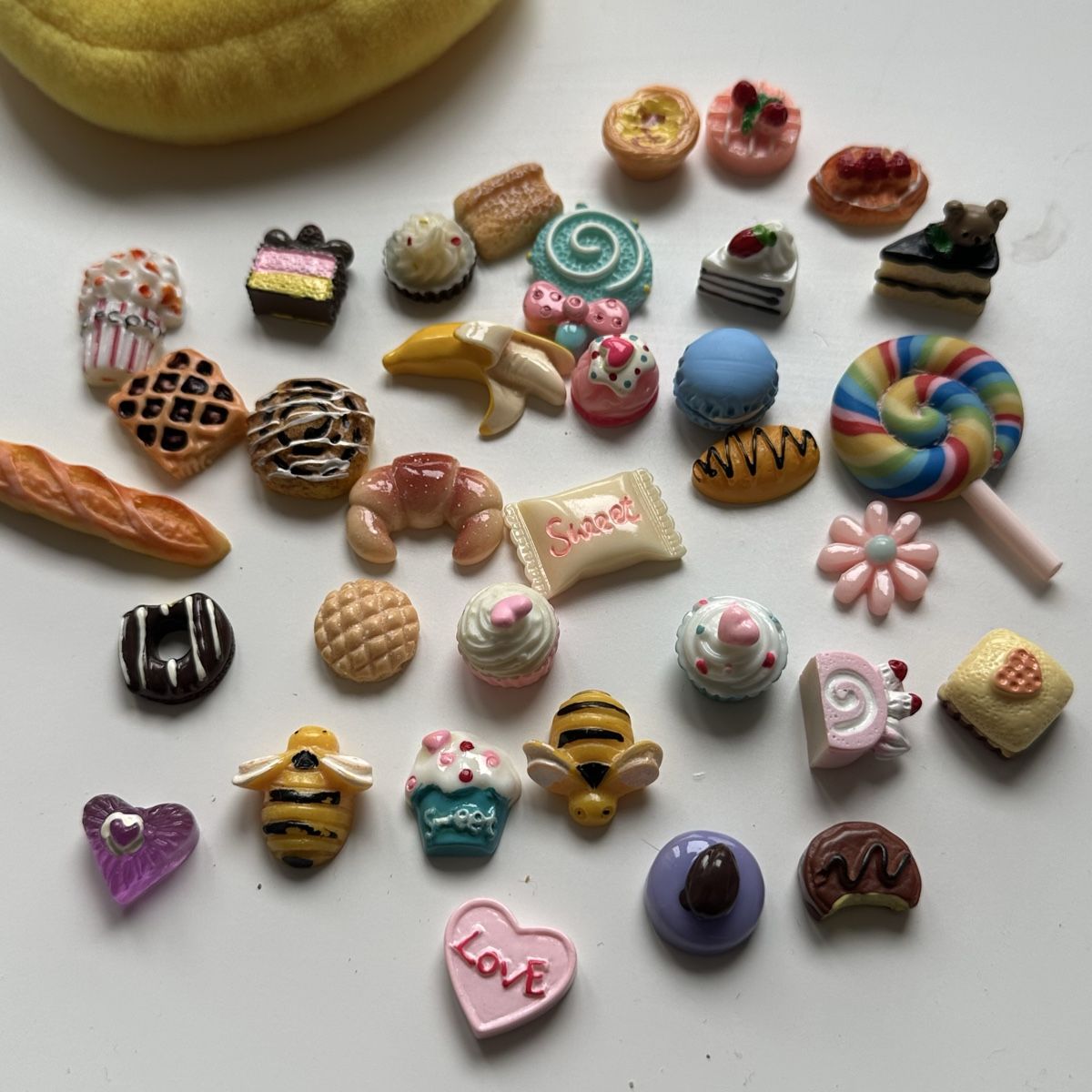 Figuren: Charms figurines pâtisseries   – Neu (gemäss Beschreibung) aus Givisiez von dor_xb9k 3