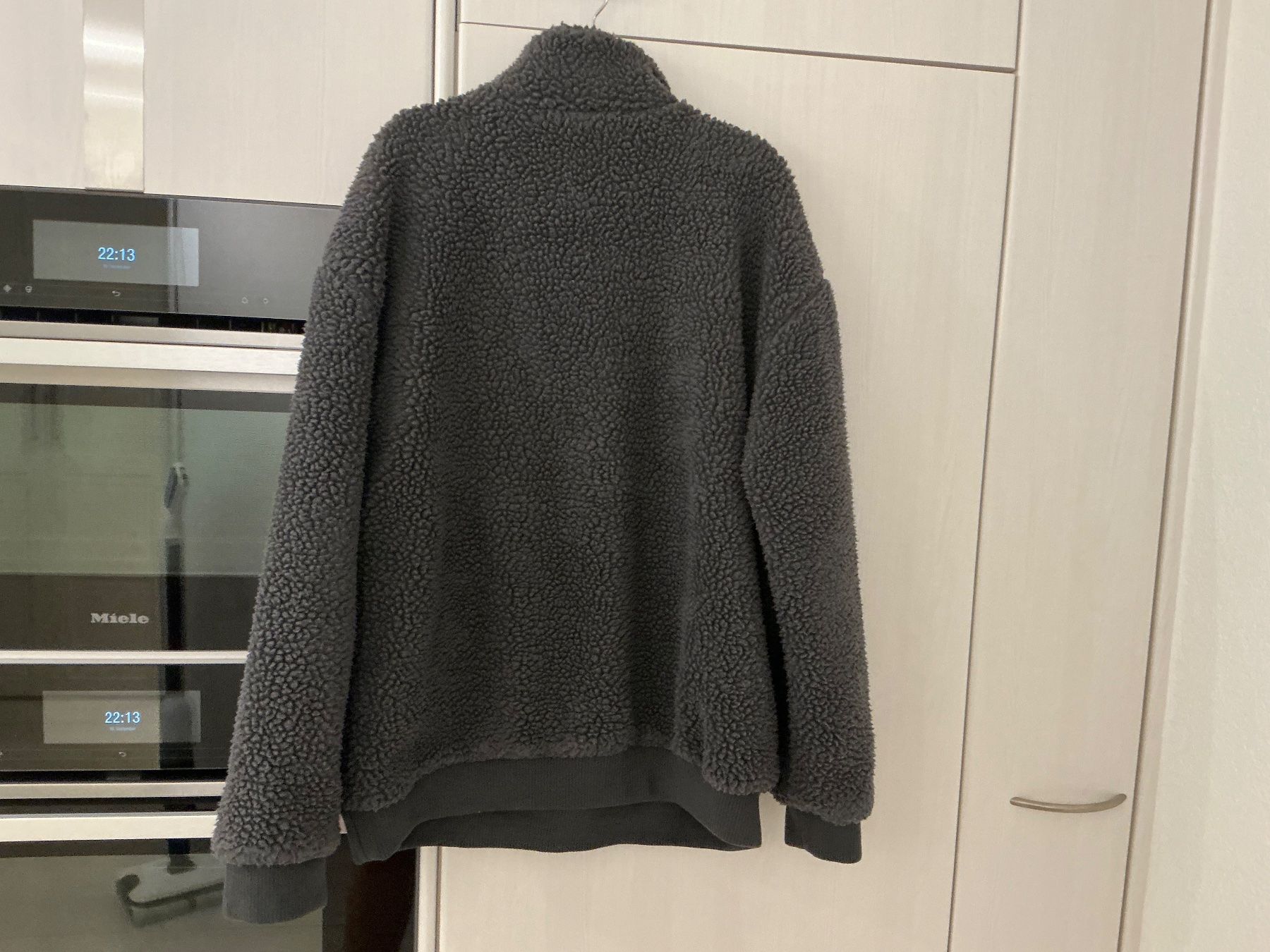 Pullover & Sweatshirts: Karl Kani Teddy Fleece Pullover Grau, Grösse XL – Gebraucht aus Würenlos von Chicca2004 2