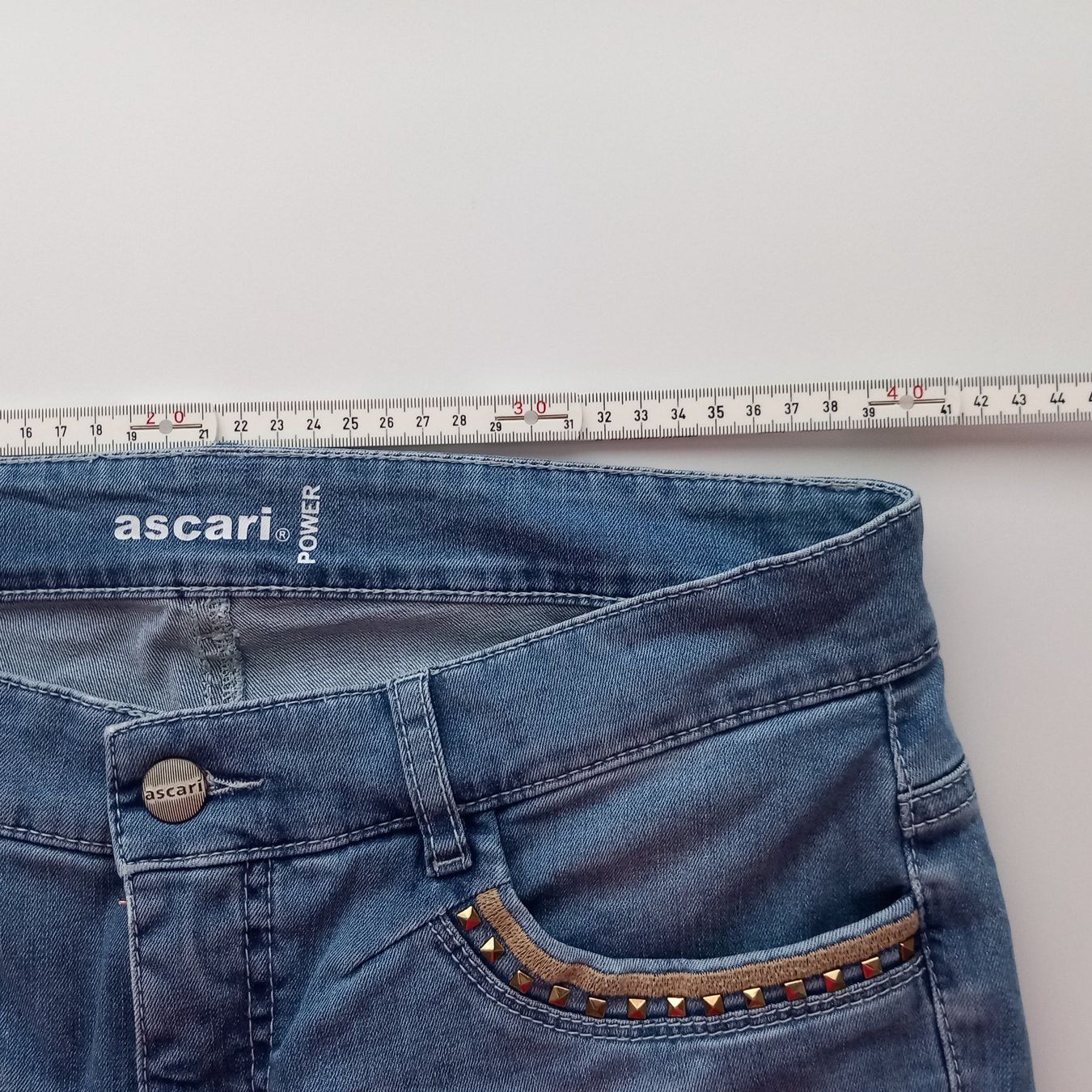 Jeans: neue Ascari Jeans Gr. 40 – Nuovo (secondo la descrizione) da Nottwil venduto da cecilia44 5
