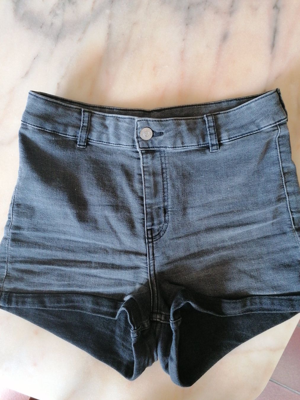 H&M Jeans: Shorts, 38 – Usato da Solothurn venduto da Shanty.20 1
