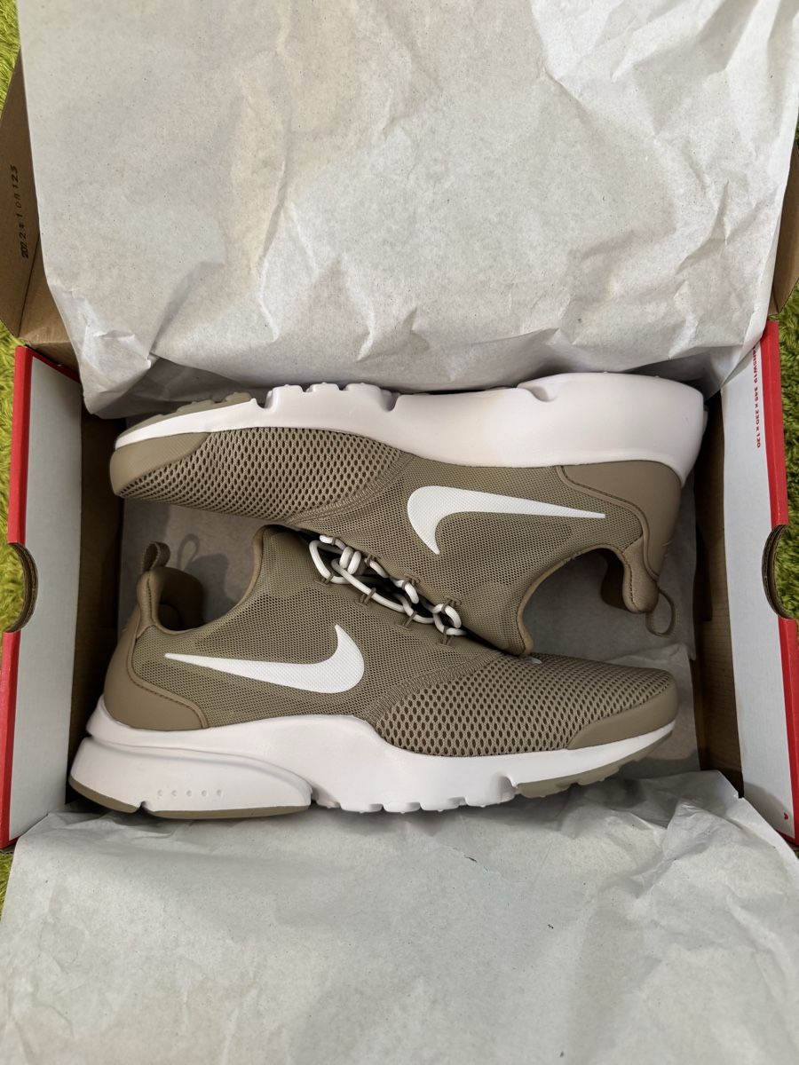 Nike Scarpe da uomo: Nike Presto Fly 11 – Nuovo e nell'imballaggio originale da Zürich venduto da liv.io