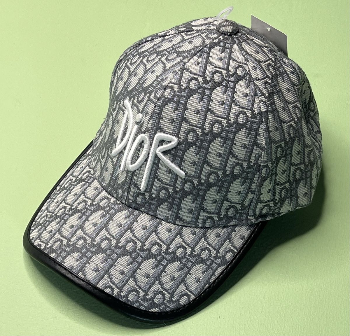 Dior Sonstige Kleidung & Accessoires: DIOR Cap ...Jacarre...HellGrau mit Schutzplastik... NEU – Neu und originalverpackt aus Zürich von stock4you