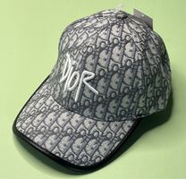 DIOR Cap ...Jacarre...HellGrau mit Schutzplastik... NEU