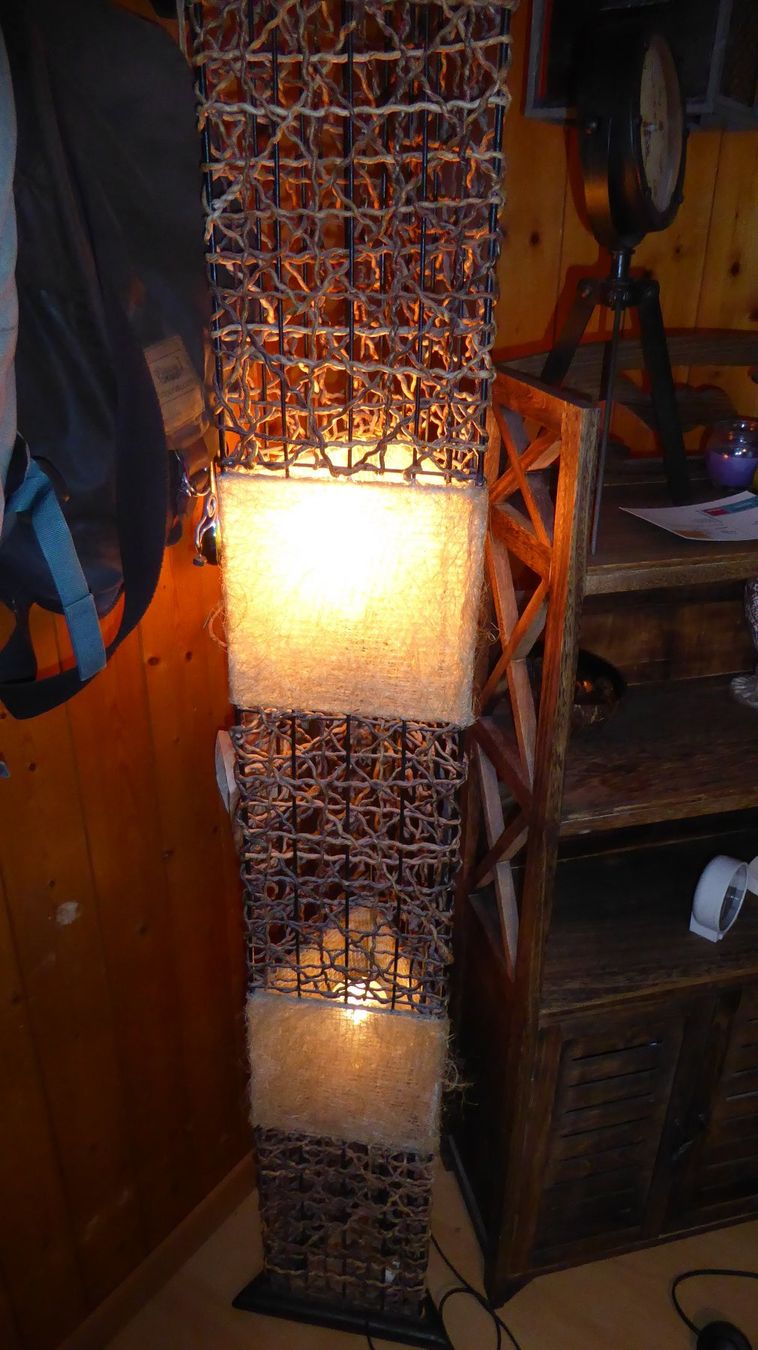Lampade: Sehr schöne Stehlampe – Usato da Sargans venduto da Benziner 2