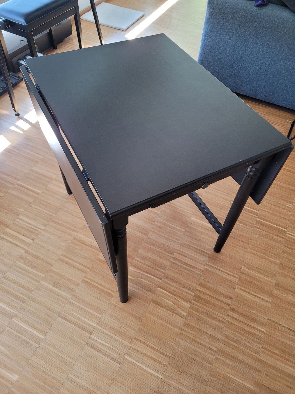 Tische: Klapptisch schwarz, mit Schublade – Gebraucht aus Uster von 13smiley13 1