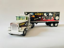 Lastwagen mit Auflieger ( Kirby Leipzig)